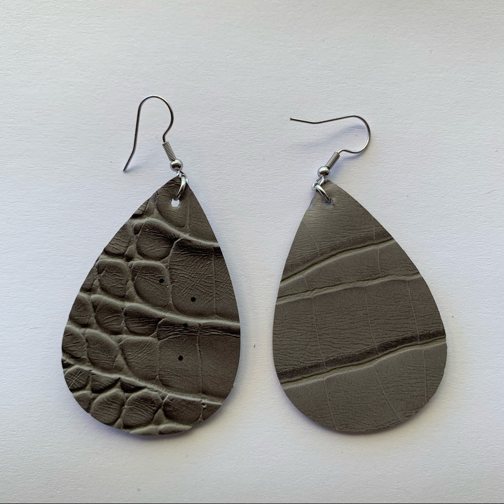 ‼️5/$20 Faux Leather Dangle earrings